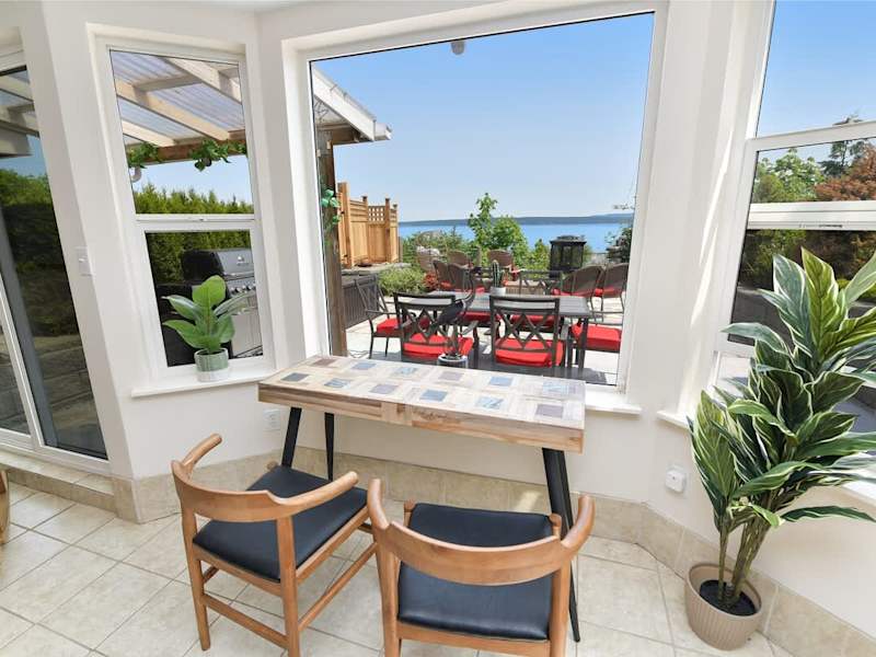 Breakfast nook with a view.
