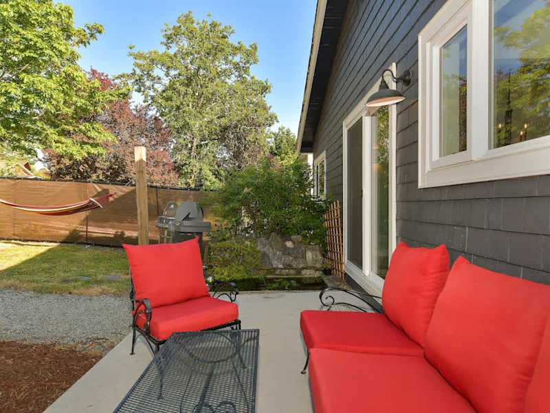 Main cottage backyard patio space.