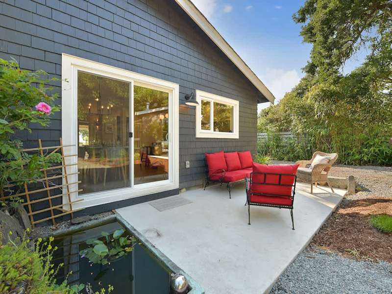 Main cottage backyard patio space.