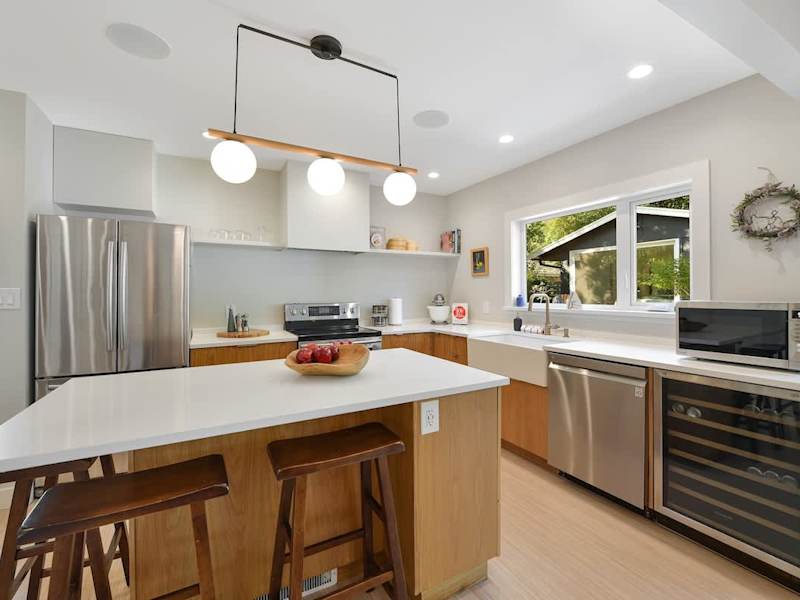 Fully Equipped modern kitchen.