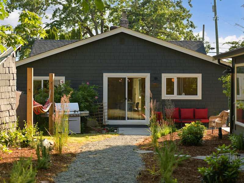 Main cottage backyard patio space.
