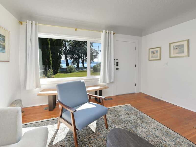 Main cottage living room.