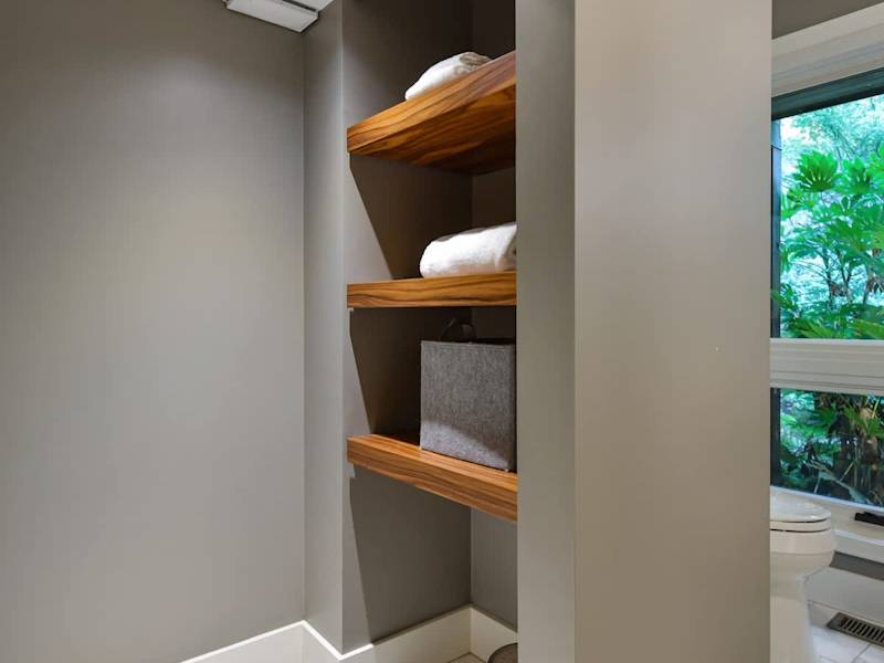 Main level full bathroom.