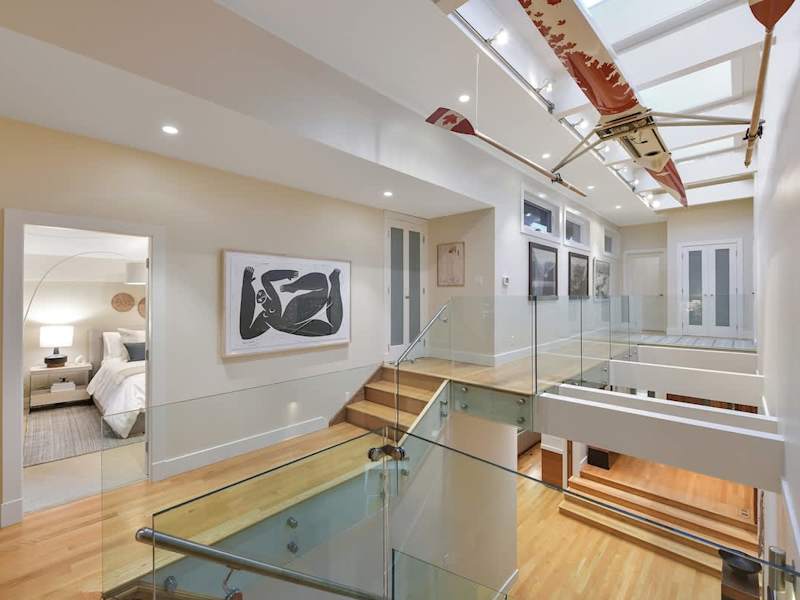 Upper floor landing.