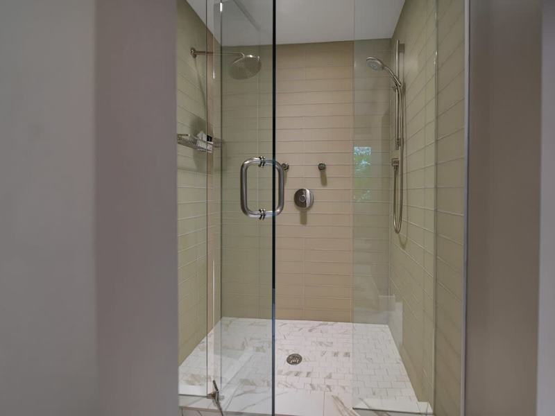 Main level full bathroom.
