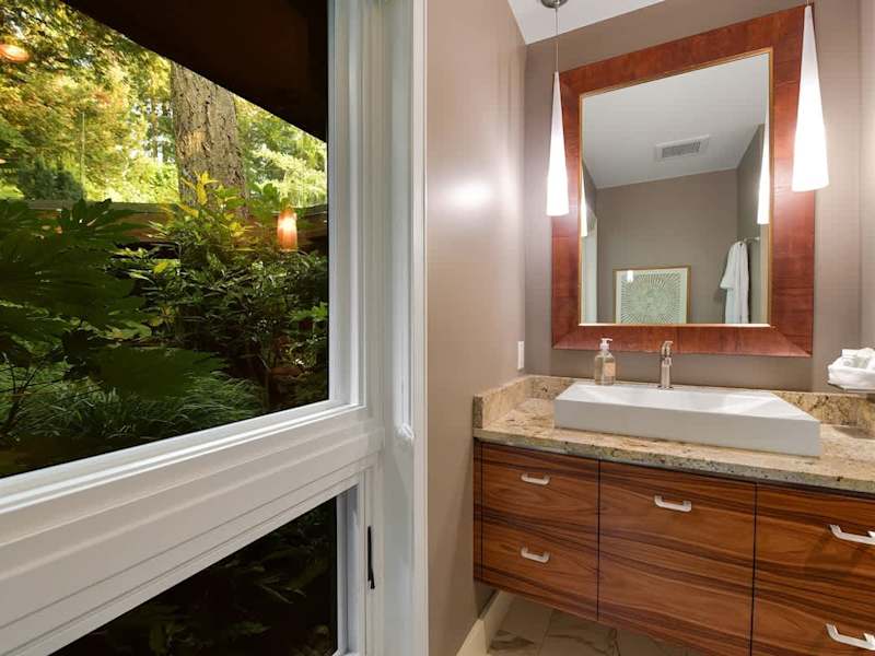 Main level full bathroom.