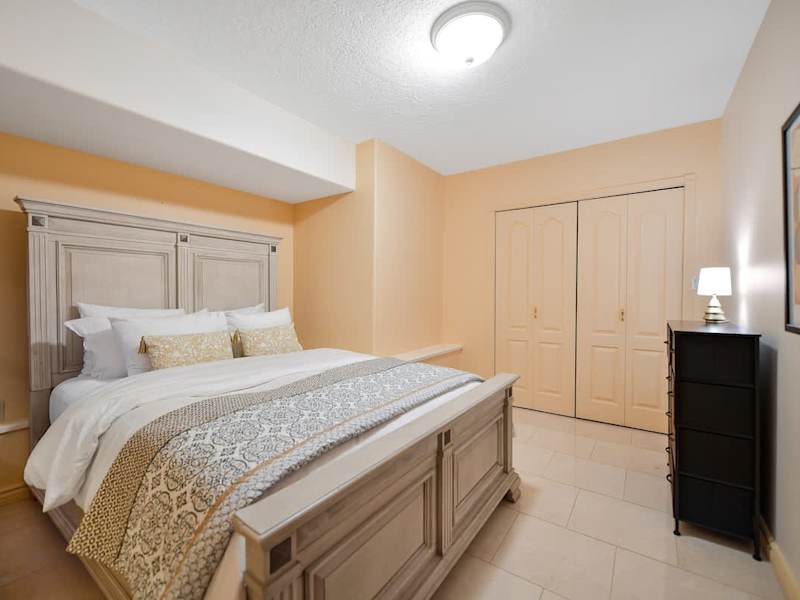 Private queen size room