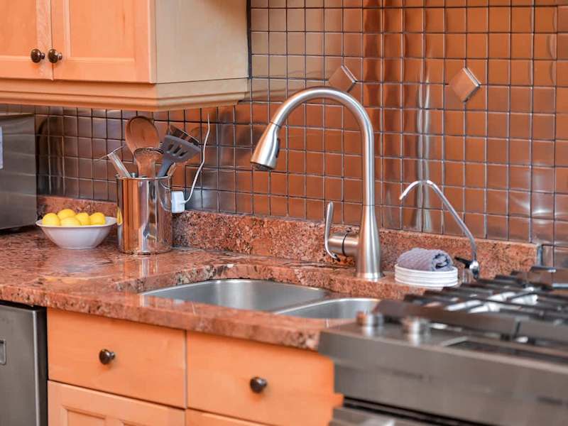  Well-equipped kitchen