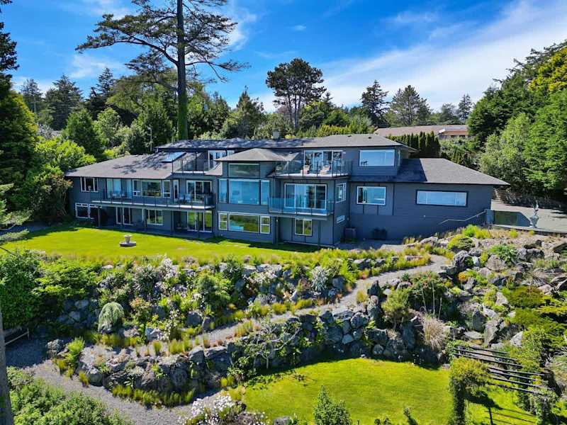 Oceanfront Oasis with Spectacular Views.