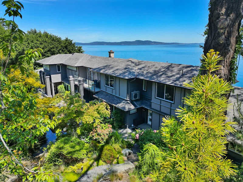 Oceanfront Oasis with Spectacular Views.