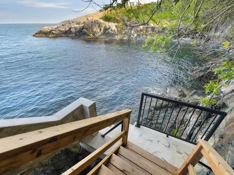 Bring your own ocean kayaks and use the ocean access stairs from the property.