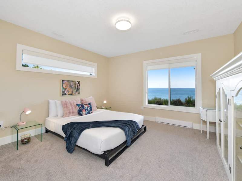 Fourth Queen bedroom ground floor.