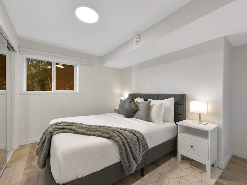 Ground Floor Queen Bedroom 4