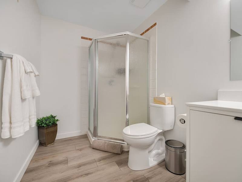 Ground level full bathroom 3