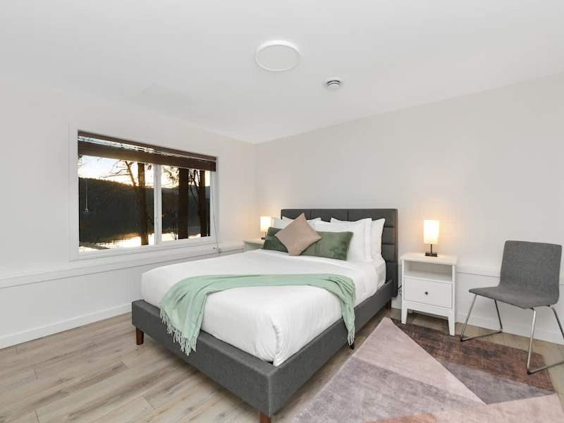 Ground Floor Queen Bedroom 3