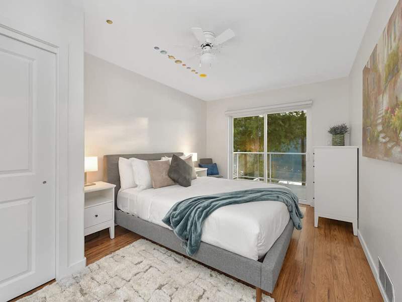 Main Floor Queen Bedroom 1
