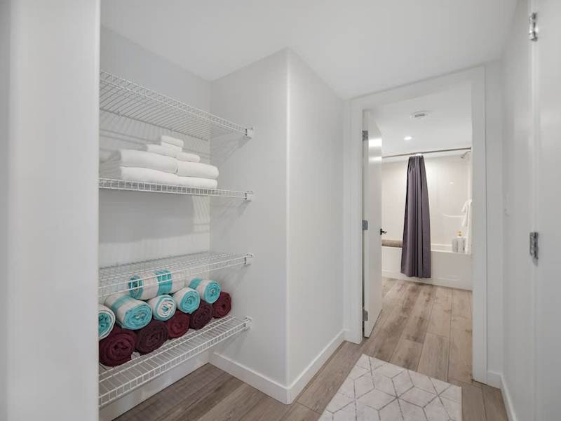 Ground level full bathroom 4