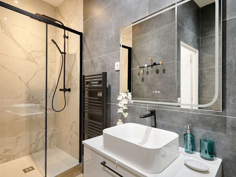 Design-Badezimmer – Prestige-Ferienwohnung, Béziers