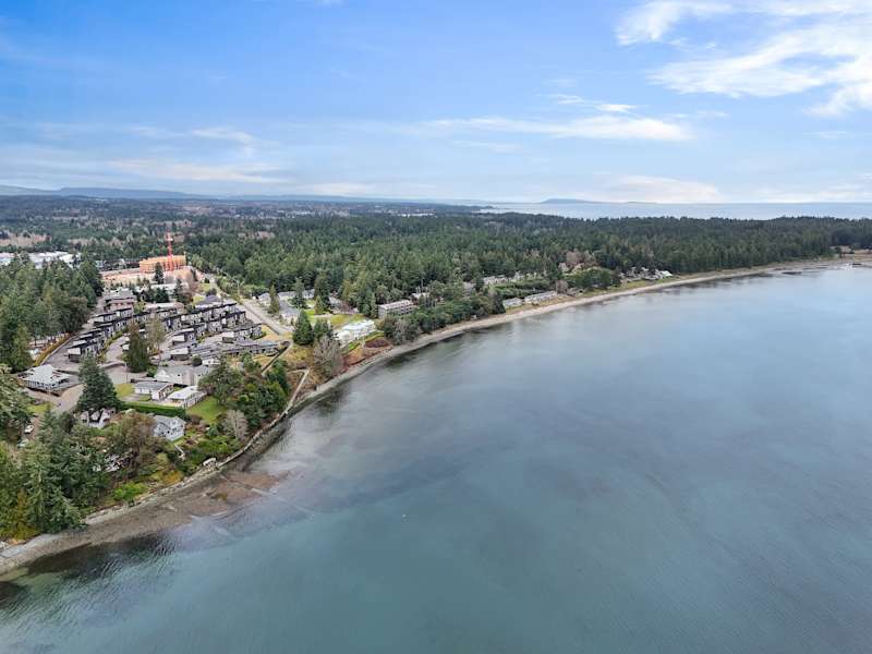 Craig Bay with the tide in. Tide drains the bay providing massive sandy beaches to explore.