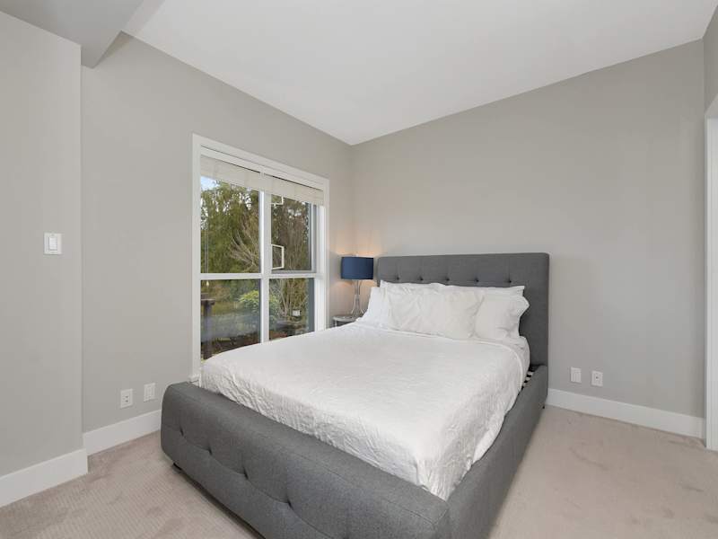 Second bedroom with double sized bed.