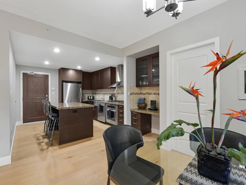Open plan dining and kitchen space.