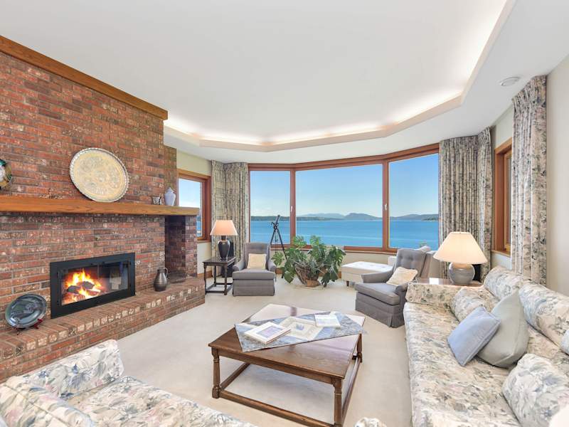 Main floor living Room