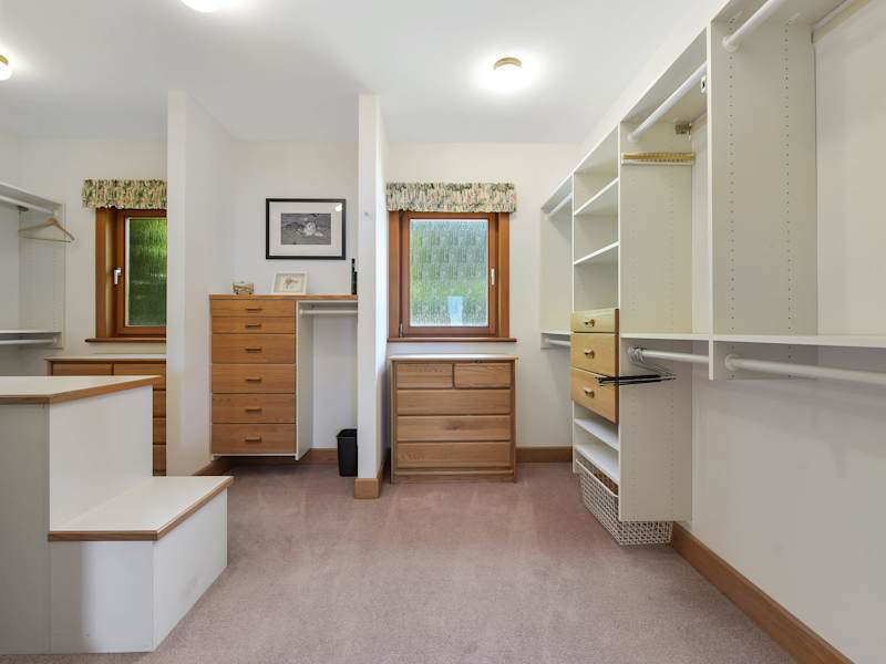 Walk in closet 