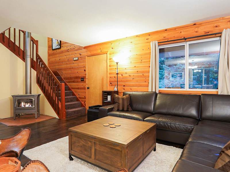 Bel Chalet | Hot Tub, Gas Fireplace, Sleeps 6, photo 9 of 38