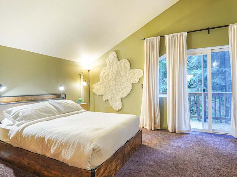 Bel Chalet | Hot Tub, Gas Fireplace, Sleeps 6, photo 4 of 38