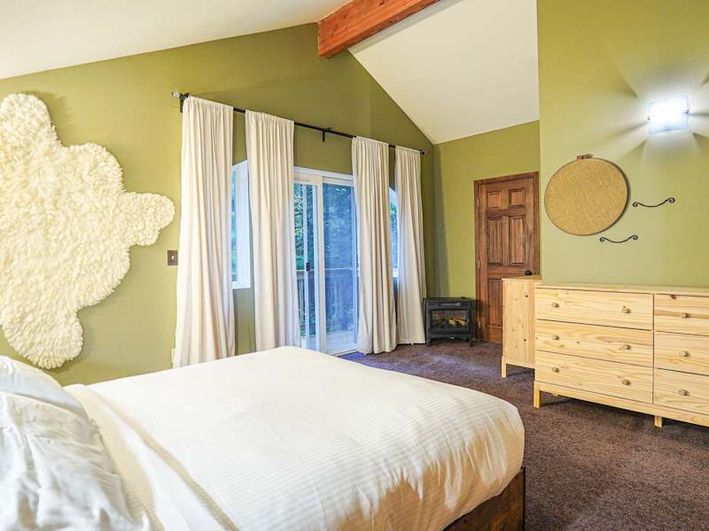 Bel Chalet | Hot Tub, Gas Fireplace, Sleeps 6, photo 22 of 38