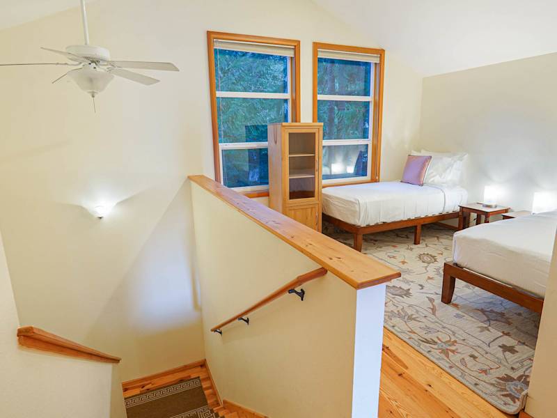 RiverView Chalet |Creekfront Hot Tub & EV Charger, photo 39 of 56