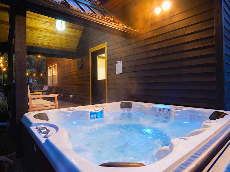 Apres Lodge | Brand new hot tub | Gas fireplace, photo 3 of 34