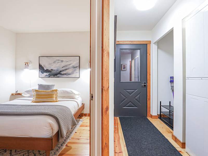 Apres Lodge | Brand new hot tub | Gas fireplace, photo 18 of 34