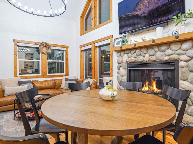Apres Lodge | Brand new hot tub | Gas fireplace, photo 11 of 34