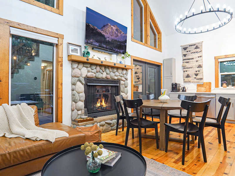 Apres Lodge | Brand new hot tub | Gas fireplace, photo 9 of 34