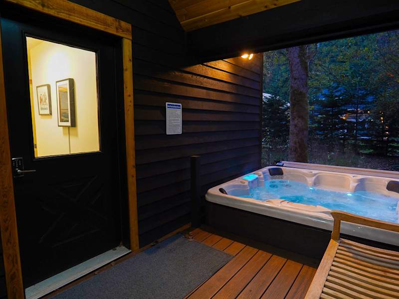 Apres Lodge | Brand new hot tub | Gas fireplace, photo 29 of 34