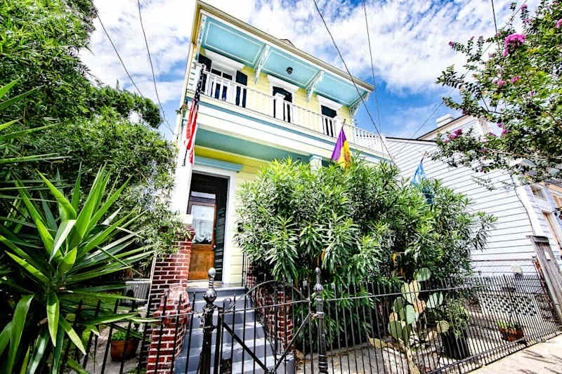 Ursulines Historic Getaways w/Pool Monthly Rental — New Orleans