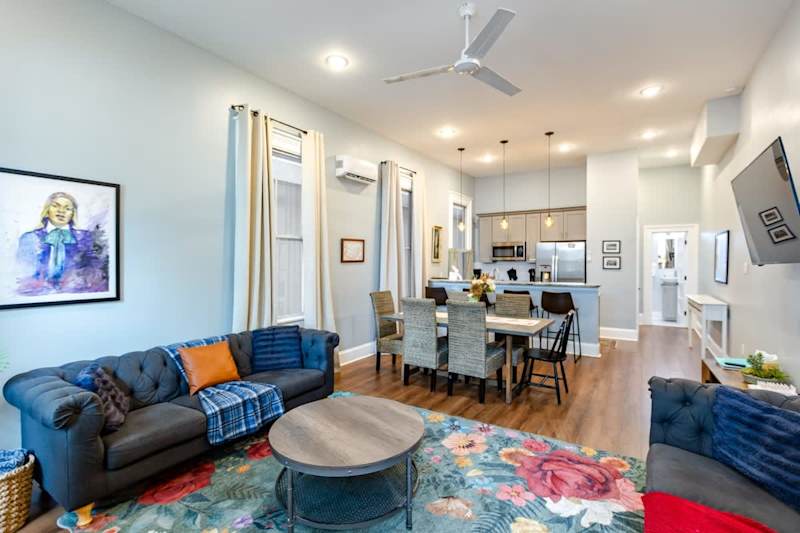 Governors Apartment Across from French Quarter — New Orleans