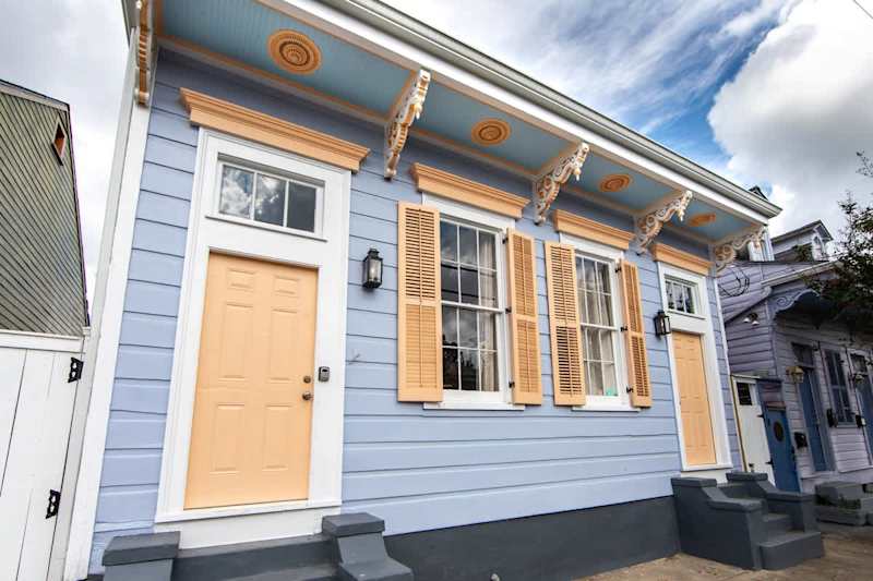 New St Philip Historic Gem - Monthly Rental — New Orleans
