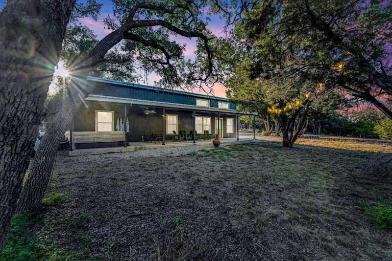 2 BR Lodge | Hot Tub | Fire Pit | Near Wineries! — Driftwood