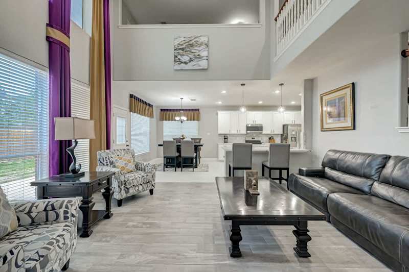 Modern Deluxe 4BR in Sugar Land