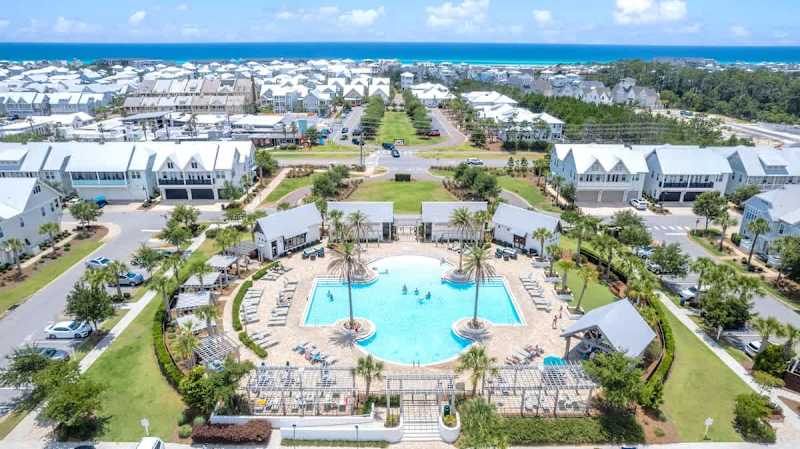 5,000sqft resort-style pool with gas grill cabanas!