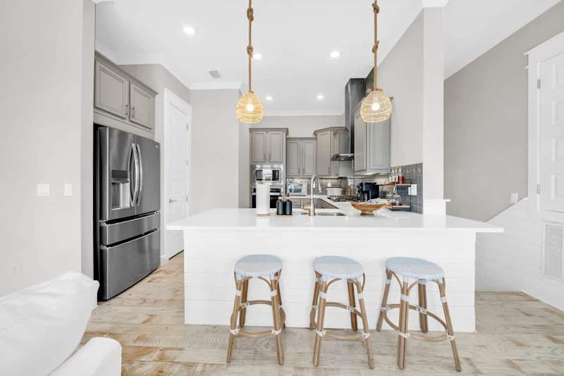 Enjoy the gourmet kitchen!