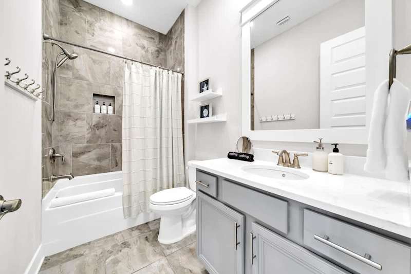 Hallway full bathroom.