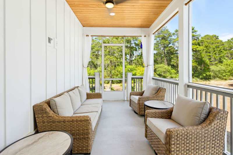 Screened in porch, perfect for enjoying your morning coffee!