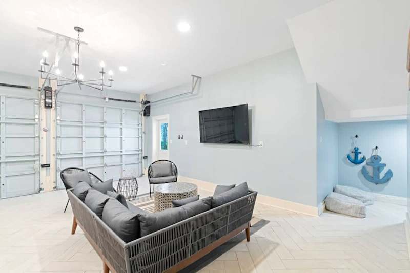 1st floor game room.