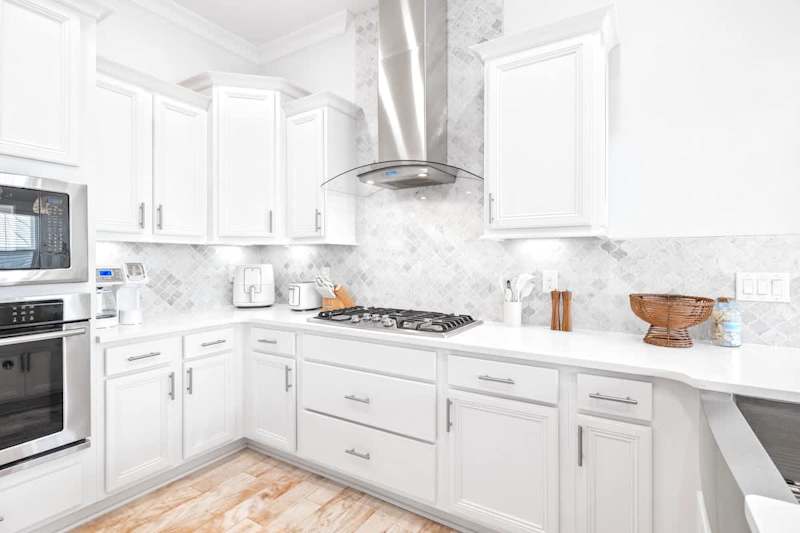 Fully equipped kitchen perfect for cooking meals!