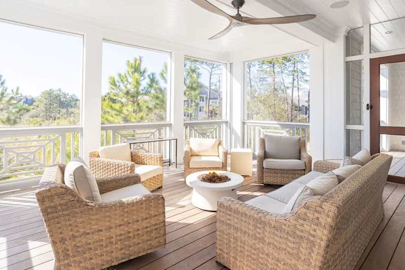 Screened-in patio off living room.