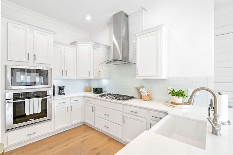 Fully stocked kitchen- perfect for prepping meals!