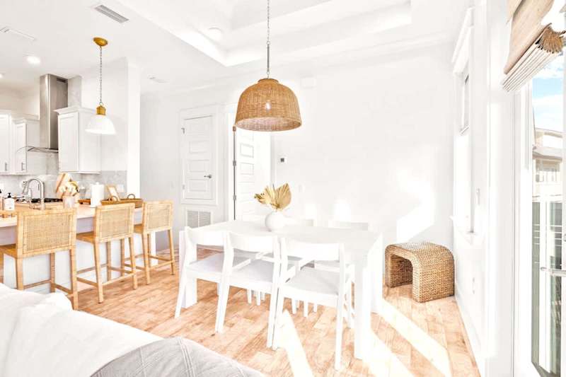 Dining room seating for 6.